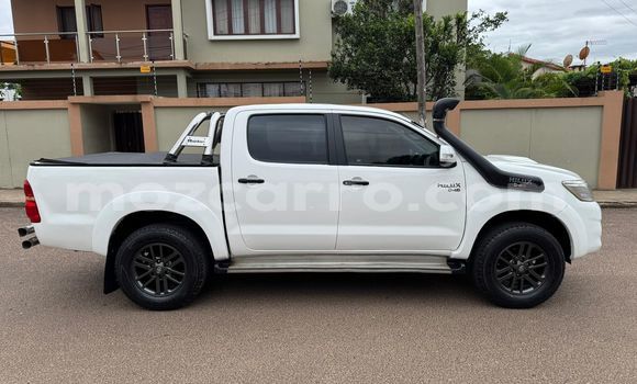 Nunua Ilio tumika Toyota Hilux Nyeupe Gari ndani ya Maputo nchini Maputo Nunua Ilio tumika Toyota Hilux Nyeupe Gari ndani ya Maputo nchini Maputo