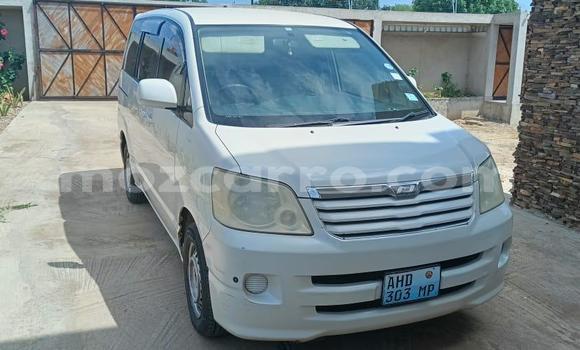 Comprar Usado Toyota Noah Branco Carro em Maputo em Maputo Comprar Usado Toyota Noah Branco Carro em Maputo em Maputo