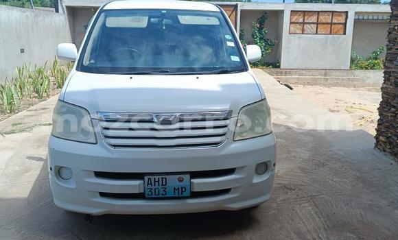 Comprar Usado Toyota Noah Branco Carro em Maputo em Maputo Comprar Usado Toyota Noah Branco Carro em Maputo em Maputo