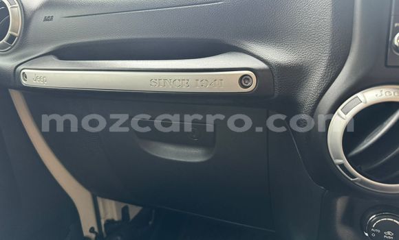 Nunua Ilio tumika Jeep Wrangler Nyingine Gari ndani ya Maputo nchini Maputo Nunua Ilio tumika Jeep Wrangler Nyingine Gari ndani ya Maputo nchini Maputo