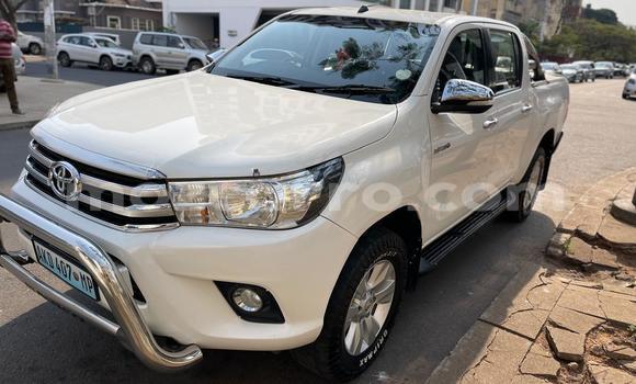 Comprar Usado Toyota Hilux Branco Carro em Maputo em Maputo Comprar Usado Toyota Hilux Branco Carro em Maputo em Maputo