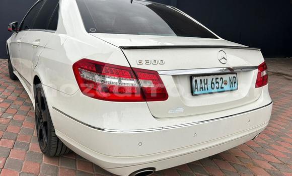 Comprar Usado Mercedes‒Benz E-Class Branco Carro em Maputo em Maputo Comprar Usado Mercedes‒Benz E-Class Branco Carro em Maputo em Maputo