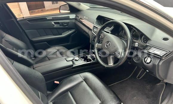 Comprar Usado Mercedes‒Benz E-Class Branco Carro em Maputo em Maputo Comprar Usado Mercedes‒Benz E-Class Branco Carro em Maputo em Maputo