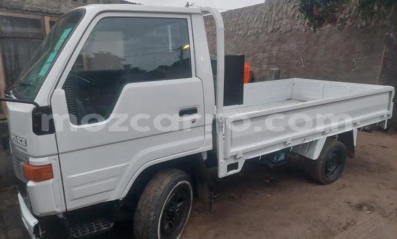 Tenga Tsaru Toyota Hiace Chena Mota in Maputo in Maputo