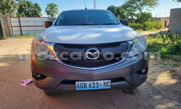 Nunua Ilio tumika Mazda BT-50 Nyeupe Gari ndani ya Maputo nchini Maputo Nunua Ilio tumika Mazda BT-50 Nyeupe Gari ndani ya Maputo nchini Maputo
