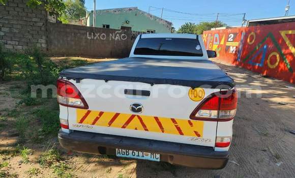 Nunua Ilio tumika Mazda BT-50 Nyeupe Gari ndani ya Maputo nchini Maputo Nunua Ilio tumika Mazda BT-50 Nyeupe Gari ndani ya Maputo nchini Maputo