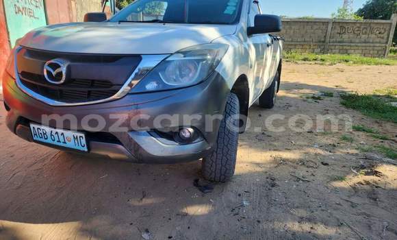 Nunua Ilio tumika Mazda BT-50 Nyeupe Gari ndani ya Maputo nchini Maputo Nunua Ilio tumika Mazda BT-50 Nyeupe Gari ndani ya Maputo nchini Maputo