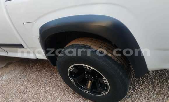 Comprar Usado Isuzu KB Branco Carro em Maputo em Maputo Comprar Usado Isuzu KB Branco Carro em Maputo em Maputo