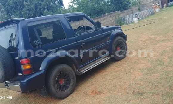Comprar Usado Mitsubishi Pajero Azul Carro em Maputo em Maputo