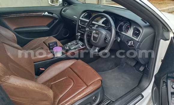 Nunua Ilio tumika Audi A5 Nyeupe Gari ndani ya Maputo nchini Maputo Nunua Ilio tumika Audi A5 Nyeupe Gari ndani ya Maputo nchini Maputo
