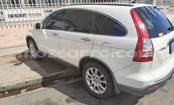 Nunua Ilio tumika Honda CR-V Nyeupe Gari ndani ya Maputo nchini Maputo