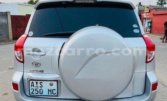 Nunua Ilio tumika Toyota RAV4 Fedha Gari ndani ya Maputo nchini Maputo Nunua Ilio tumika Toyota RAV4 Fedha Gari ndani ya Maputo nchini Maputo