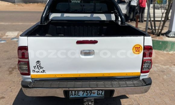 Nunua Ilio tumika Toyota Hilux Nyeupe Gari ndani ya Maputo nchini Maputo Nunua Ilio tumika Toyota Hilux Nyeupe Gari ndani ya Maputo nchini Maputo