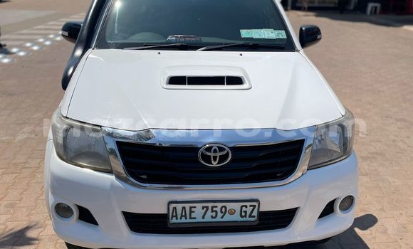 Nunua Ilio tumika Toyota Hilux Nyeupe Gari ndani ya Maputo nchini Maputo Nunua Ilio tumika Toyota Hilux Nyeupe Gari ndani ya Maputo nchini Maputo