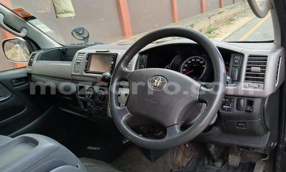 Comprar Usado Toyota Hiace Castanho Carro em Maputo em Maputo Comprar Usado Toyota Hiace Castanho Carro em Maputo em Maputo