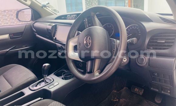 Comprar Usado Toyota Hiluxe Revo Branco Carro em Maputo em Maputo Comprar Usado Toyota Hiluxe Revo Branco Carro em Maputo em Maputo