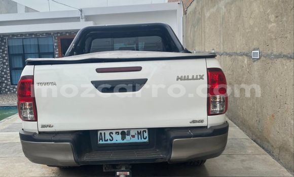 Comprar Usado Toyota Hiluxe Revo Branco Carro em Maputo em Maputo Comprar Usado Toyota Hiluxe Revo Branco Carro em Maputo em Maputo