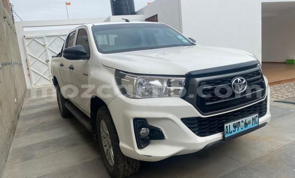 Comprar Usado Toyota Hiluxe Revo Branco Carro em Maputo em Maputo Comprar Usado Toyota Hiluxe Revo Branco Carro em Maputo em Maputo