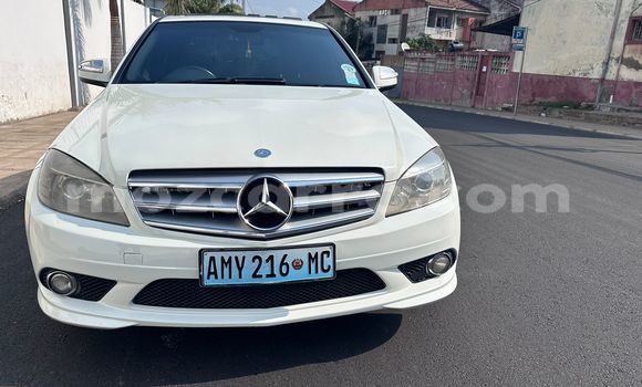 Nunua Ilio tumika Mercedes-Benz C-Classe Nyeupe Gari ndani ya Maputo nchini Maputo Nunua Ilio tumika Mercedes-Benz C-Classe Nyeupe Gari ndani ya Maputo nchini Maputo