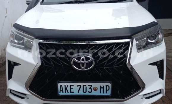 Tenga Tsaru Toyota Hilux Chena Mota in Maputo in Maputo