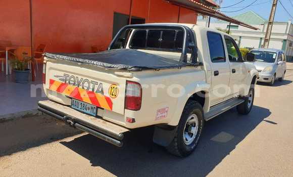 Comprar Usado Toyota Hilux Branco Carro em Maputo em Maputo Comprar Usado Toyota Hilux Branco Carro em Maputo em Maputo
