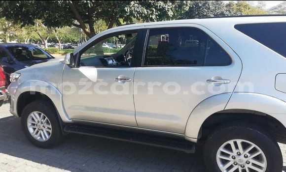 Comprar Usado Toyota Fortuner Bege Carro em Maputo em Maputo Comprar Usado Toyota Fortuner Bege Carro em Maputo em Maputo