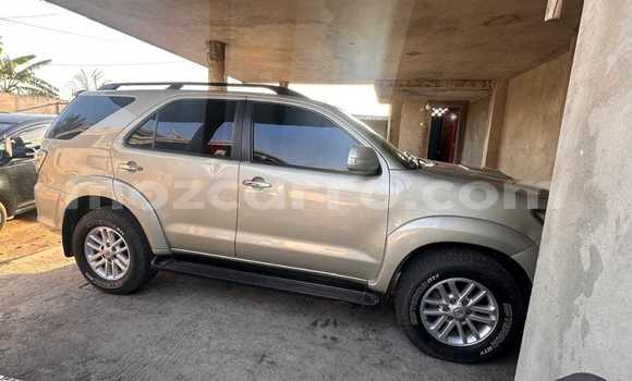 Comprar Usado Toyota Fortuner Bege Carro em Maputo em Maputo Comprar Usado Toyota Fortuner Bege Carro em Maputo em Maputo