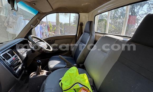 Buy Used Hyundai H1 White Car in Maputo in Maputo Buy Used Hyundai H1 White Car in Maputo in Maputo