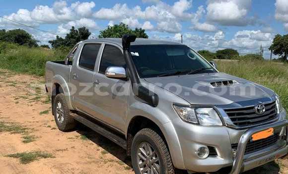 Nunua Ilio tumika Toyota Hilux Beige Gari ndani ya Maputo nchini Maputo Nunua Ilio tumika Toyota Hilux Beige Gari ndani ya Maputo nchini Maputo
