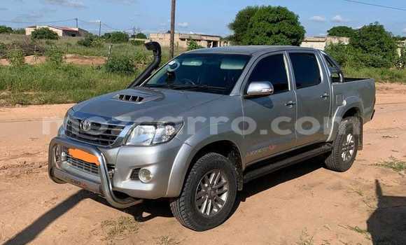 Nunua Ilio tumika Toyota Hilux Beige Gari ndani ya Maputo nchini Maputo Nunua Ilio tumika Toyota Hilux Beige Gari ndani ya Maputo nchini Maputo