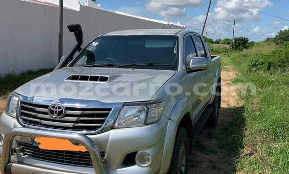 Nunua Ilio tumika Toyota Hilux Beige Gari ndani ya Maputo nchini Maputo Nunua Ilio tumika Toyota Hilux Beige Gari ndani ya Maputo nchini Maputo