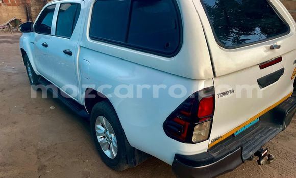 Nunua Ilio tumika Toyota Hilux Nyeupe Gari ndani ya Maputo nchini Maputo Nunua Ilio tumika Toyota Hilux Nyeupe Gari ndani ya Maputo nchini Maputo