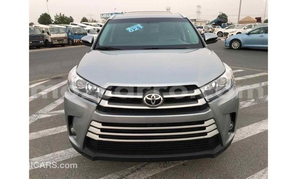 Tenga Imported Toyota Highlander Zvimwe Mota in Import - Dubai in Cabo Delgado Tenga Imported Toyota Highlander Zvimwe Mota in Import - Dubai in Cabo Delgado