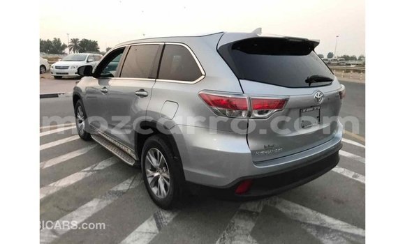 Tenga Imported Toyota Highlander Zvimwe Mota in Import - Dubai in Cabo Delgado Tenga Imported Toyota Highlander Zvimwe Mota in Import - Dubai in Cabo Delgado