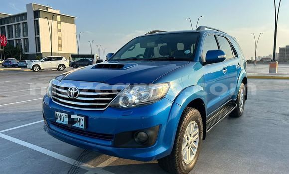 Comprar Novo Toyota Fortuner Azul Carro em Maputo em Maputo