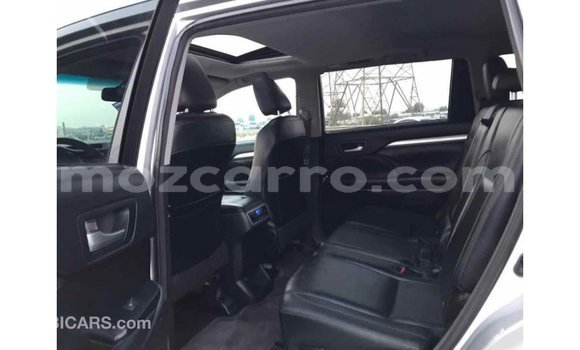 Tenga Imported Toyota Highlander Zvimwe Mota in Import - Dubai in Cabo Delgado Tenga Imported Toyota Highlander Zvimwe Mota in Import - Dubai in Cabo Delgado
