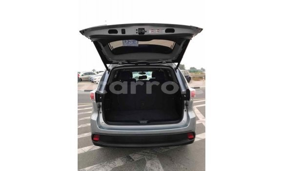 Tenga Imported Toyota Highlander Zvimwe Mota in Import - Dubai in Cabo Delgado Tenga Imported Toyota Highlander Zvimwe Mota in Import - Dubai in Cabo Delgado