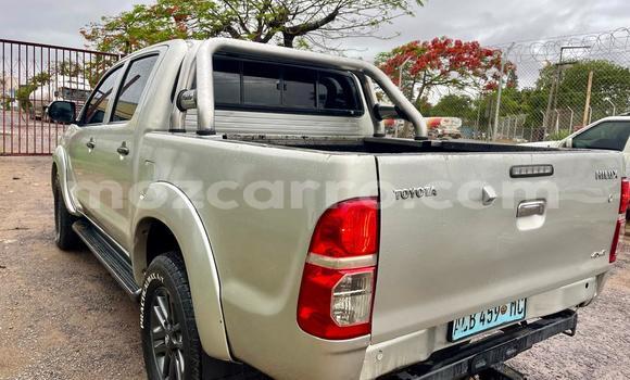 Nunua Ilio tumika Toyota Hilux Beige Gari ndani ya Maputo nchini Maputo Nunua Ilio tumika Toyota Hilux Beige Gari ndani ya Maputo nchini Maputo