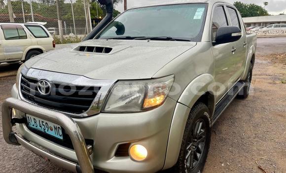 Nunua Ilio tumika Toyota Hilux Beige Gari ndani ya Maputo nchini Maputo Nunua Ilio tumika Toyota Hilux Beige Gari ndani ya Maputo nchini Maputo