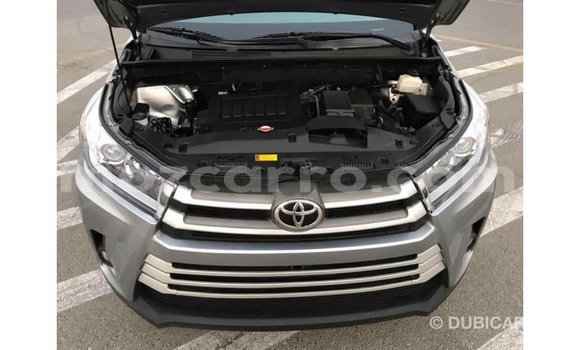 Tenga Imported Toyota Highlander Zvimwe Mota in Import - Dubai in Cabo Delgado Tenga Imported Toyota Highlander Zvimwe Mota in Import - Dubai in Cabo Delgado