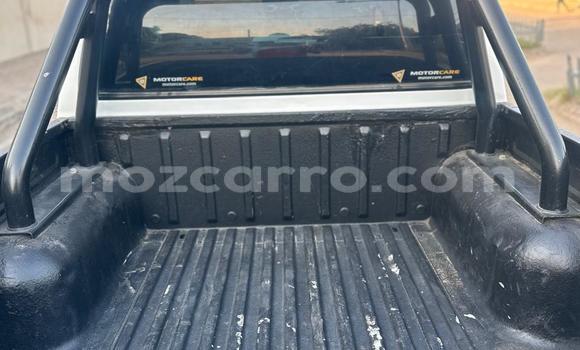 Comprar Usado Nissan Hardbody Branco Carro em Maputo em Maputo Comprar Usado Nissan Hardbody Branco Carro em Maputo em Maputo