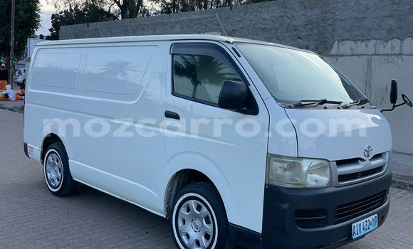 Nunua Ilio tumika Toyota Hiace Nyeupe Gari ndani ya Maputo nchini Maputo