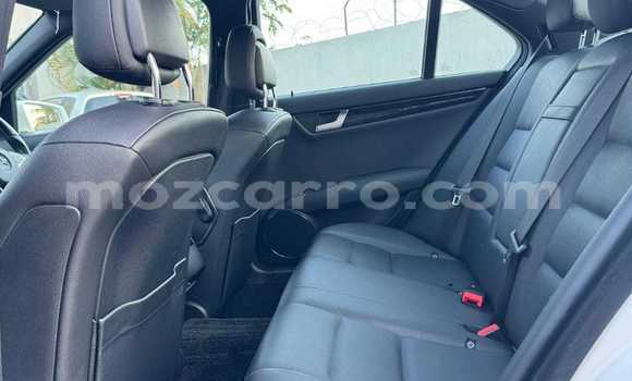 Nunua Ilio tumika Mercedes-Benz E200 Nyeupe Gari ndani ya Maputo nchini Maputo Nunua Ilio tumika Mercedes-Benz E200 Nyeupe Gari ndani ya Maputo nchini Maputo