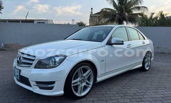 Nunua Ilio tumika Mercedes-Benz E200 Nyeupe Gari ndani ya Maputo nchini Maputo Nunua Ilio tumika Mercedes-Benz E200 Nyeupe Gari ndani ya Maputo nchini Maputo