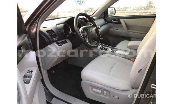 Comprar Importar Toyota Highlander De outros Carro em Import - Dubai em Cabo Delgado Comprar Importar Toyota Highlander De outros Carro em Import - Dubai em Cabo Delgado