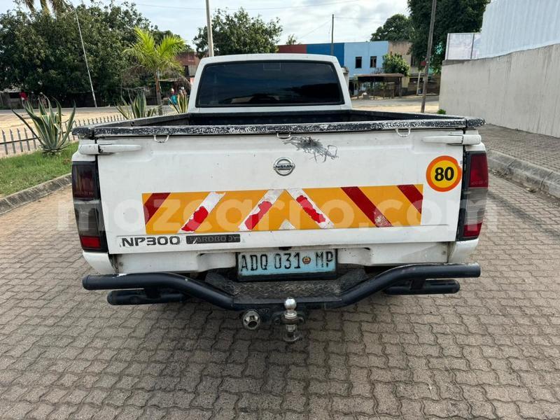 Big with watermark nissan hardbody maputo maputo 31144