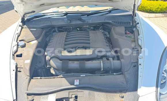 Comprar Novo Porsche Cayenne Branco Carro em Maputo em Maputo Comprar Novo Porsche Cayenne Branco Carro em Maputo em Maputo