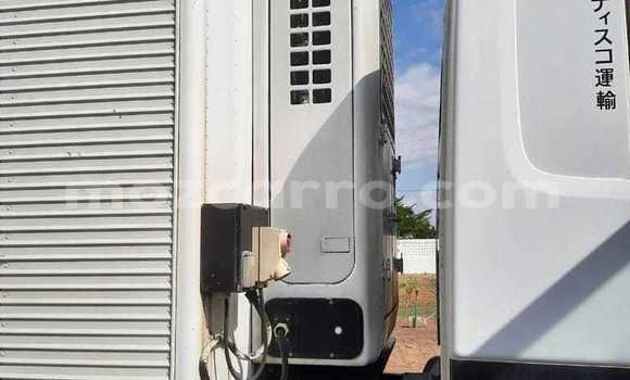 Buy Used Mercedes Viano White Car in Maputo in Maputo Buy Used Mercedes Viano White Car in Maputo in Maputo