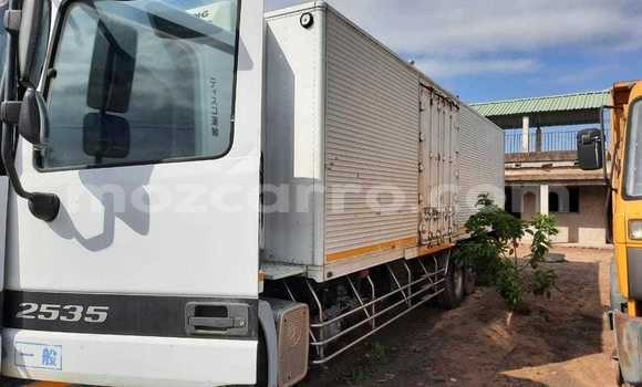 Buy Used Mercedes Viano White Car in Maputo in Maputo Buy Used Mercedes Viano White Car in Maputo in Maputo