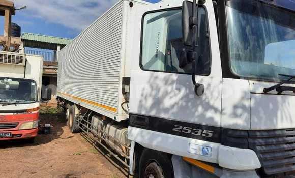 Buy Used Mercedes Viano White Car in Maputo in Maputo Buy Used Mercedes Viano White Car in Maputo in Maputo